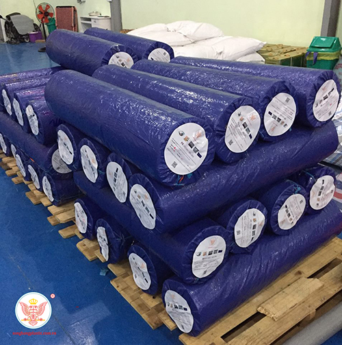 White PE Heat Shrink Plastic Film Rolls For Big Equipment Outpacking With Customized Size And Colors